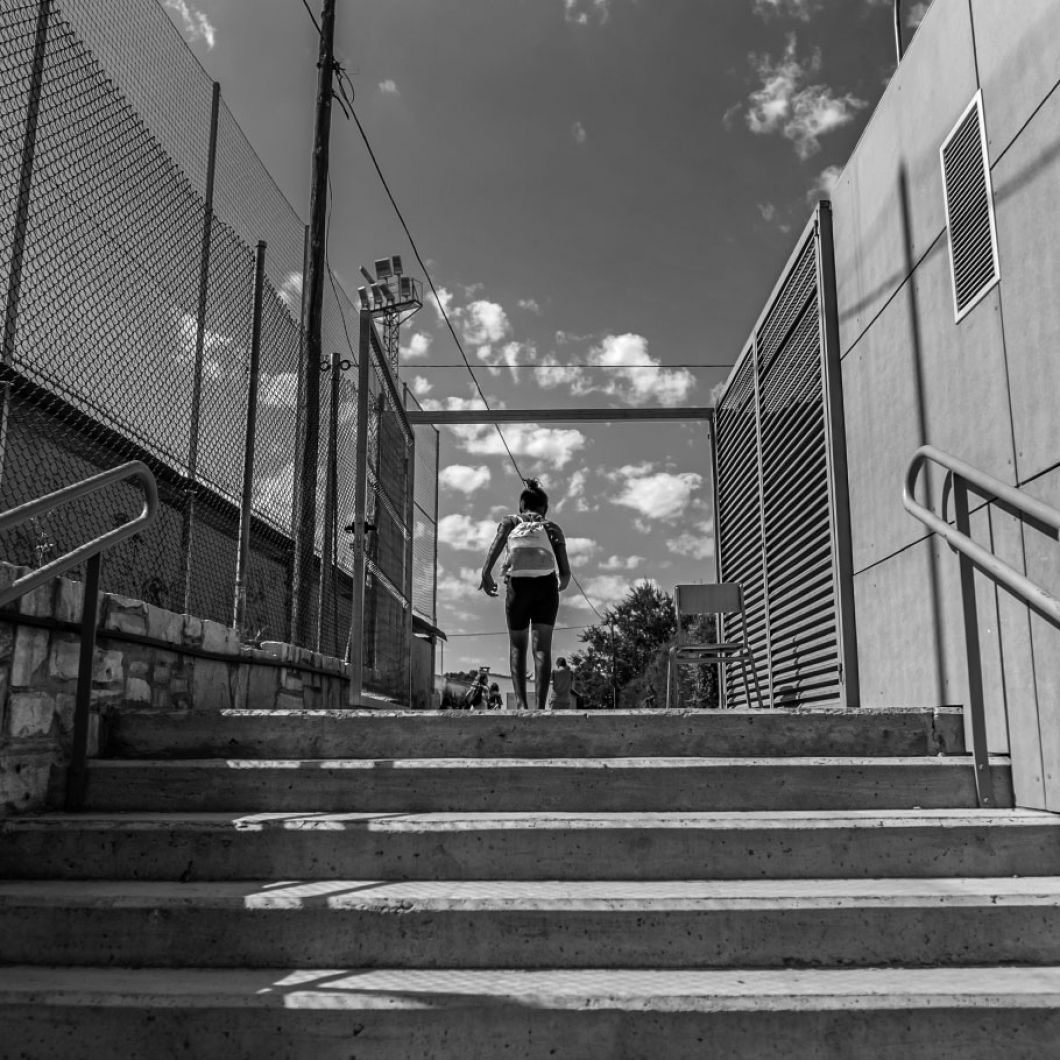 El abandono escolar prematuro es uno de los principales retos pendientes del sistema educativo catalán. Pese a haber reducido las cifras de abandono en las últimas décadas, Cataluña sigue al frente de los países con más jóvenes poco cualificados y sin estudios posobligatorios.